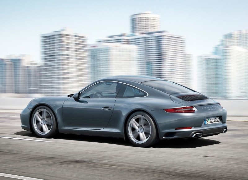 Η Porsche βάζει την 911 στην πρίζα