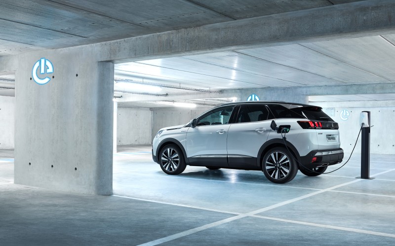 Τα ηλεκτρικά Peugeot προ των πυλών