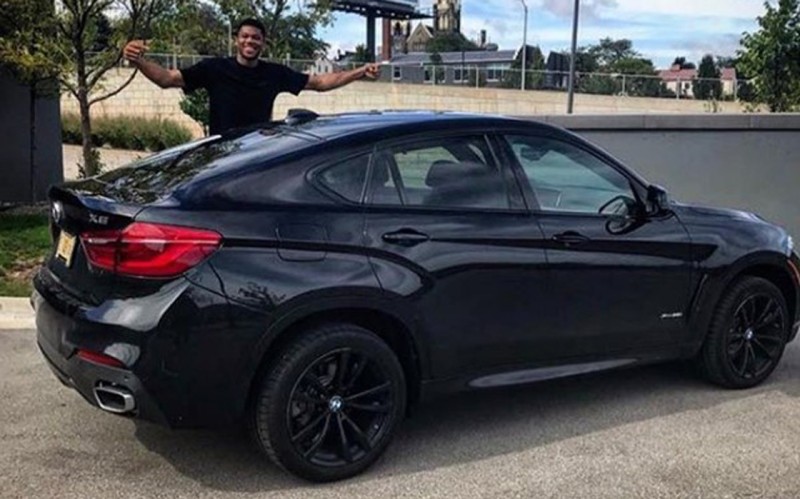 Νέα BMW για τον Γιάννη Αντετοκούνμπο