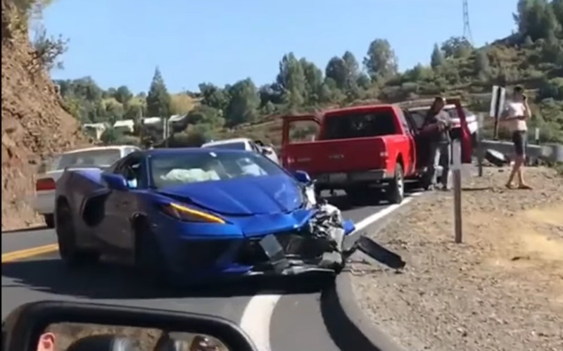 Νέα Corvette: Τράκαρε προτού κυκλοφορήσει (video)