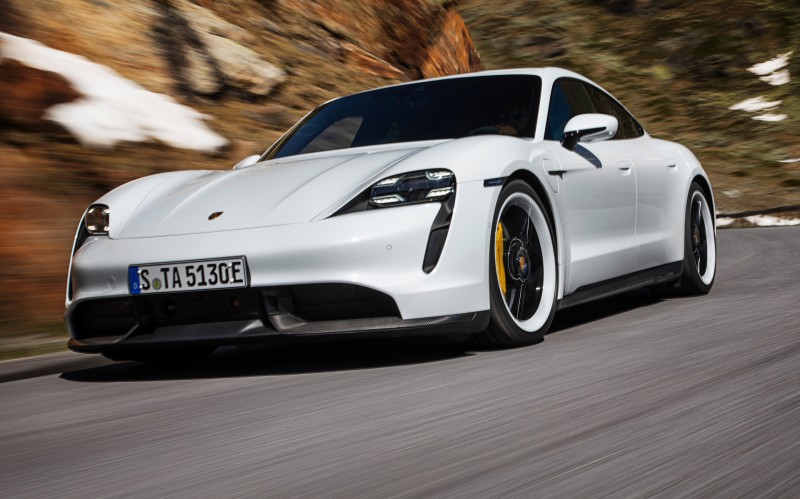 Η εντυπωσιακή επιτάχυνση της Porsche Taycan Turbo S από τα 0 στα 260 km/h (vid)