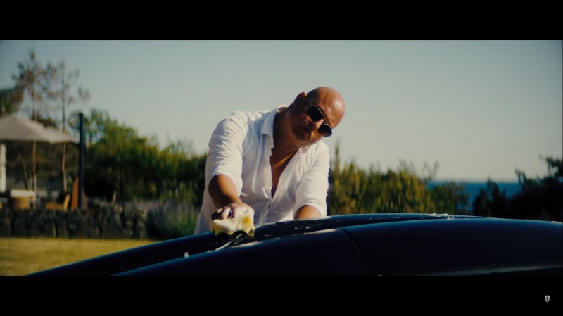 Video: Ο Koenigsegg, οι πράκτορες και η καταδίωξη με το Reggera
