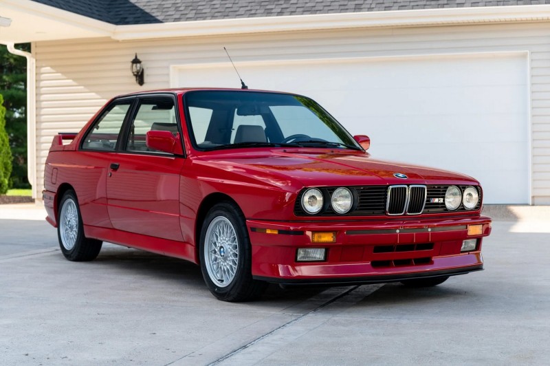 Αυτή η κόκκινη BMW M3 E30, κόστισε σχεδόν όσο δύο καινούργιες M8!