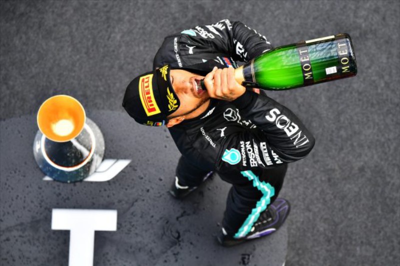 Formula 1 - Eifel GP: Ο Χάμιλτον φτάνει τις 91 νίκες του Schumi και ο Ρικιάρντο επιστρέφει στο βάθρο