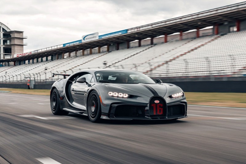 Η εξωφρενική Bugatti Chiron Pur Sport στην πίστα του Hockenheim