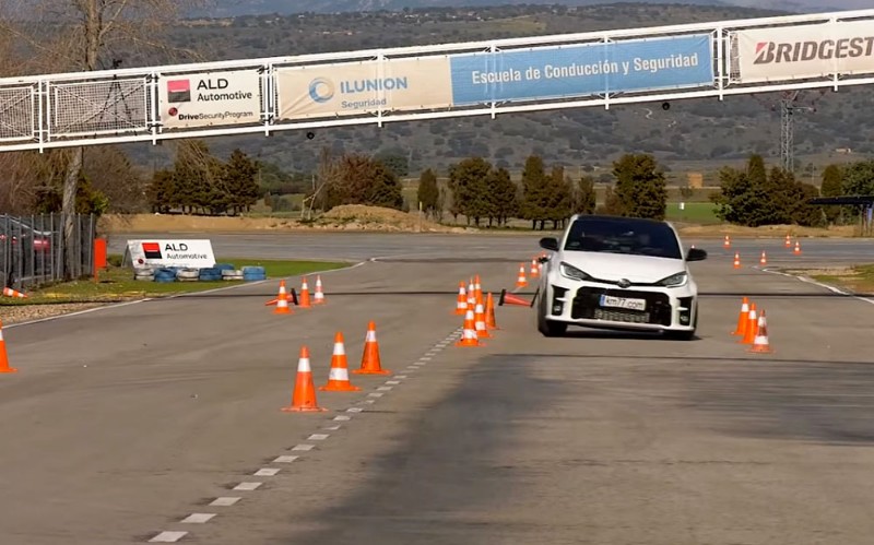 Αρίστευσε στο τεστ αποφυγής ταράνδου το Toyota GR Yaris (video)