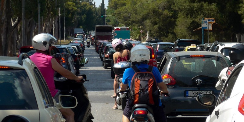 Οδήγηση μοτοσικλέτας με δίπλωμα αυτοκινήτου!