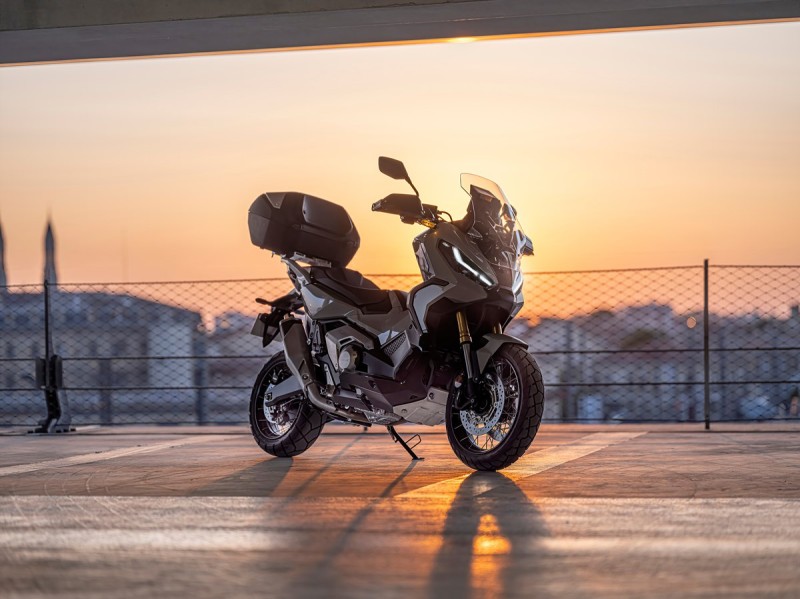 Ανανεωμένο για το 2021 το περιπετειώδες Honda X-ADV