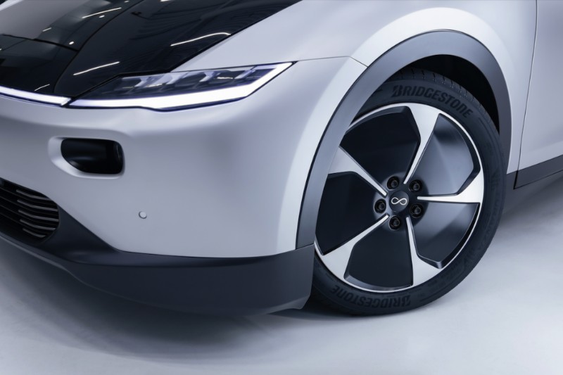 Η Bridgestone και η Lightyear συνδυάζουν τις δυνάμεις τους για το πρώτο ηλιακό, ηλεκτρικό αυτοκίνητο μεγάλης εμβέλειας