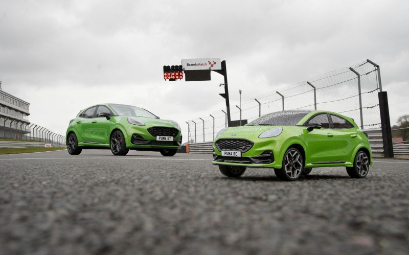 Δαβίδ εναντίον Γολιάθ με στυλ… Ford Puma ST (video)
