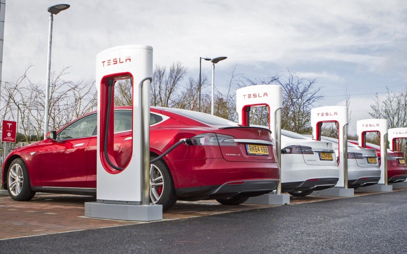 Tesla: Νέα καθυστέρηση στις παραδόσεις των Model X και S
