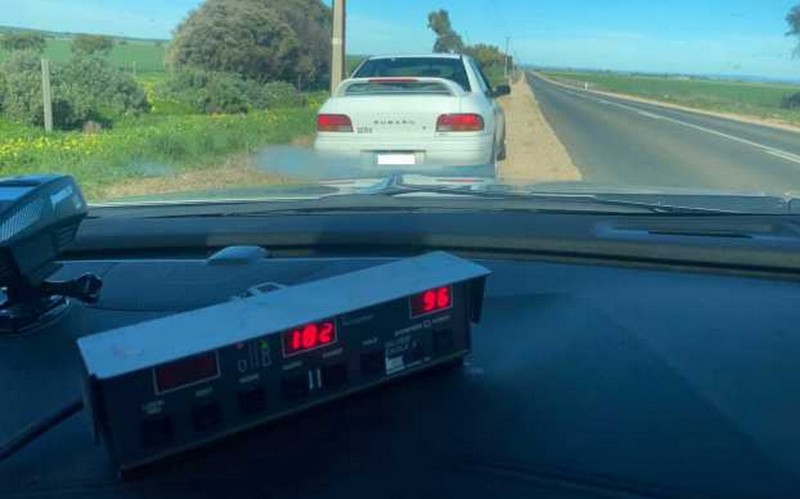 80χρονος με Subaru Impreza WRX πήγαινε με 182 χλμ./ώρα σε περιοχή με όριο 100 χλμ./ώρα