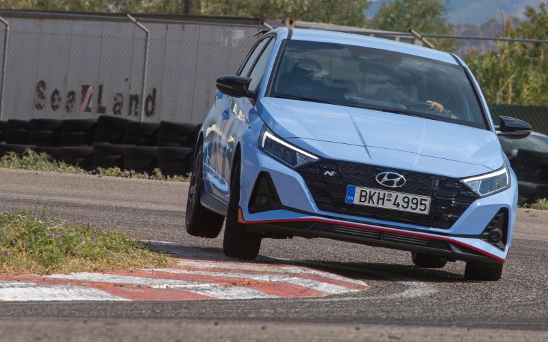 Hyundai i20 N – Το δοκιμάζουμε στην πίστα των Μεγάρων (video)