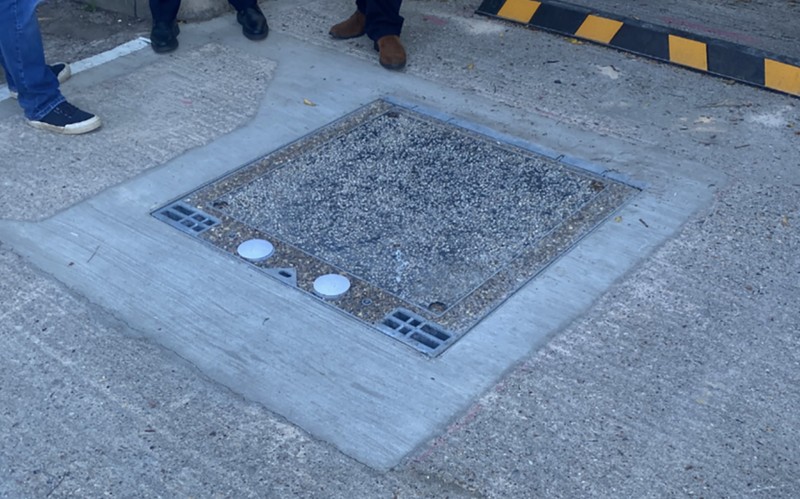 Μια αγγλική εταιρεία γεμίζει τους δρόμους με ασύρματους σταθμούς φόρτισης! Τι σημαίνει αυτό;