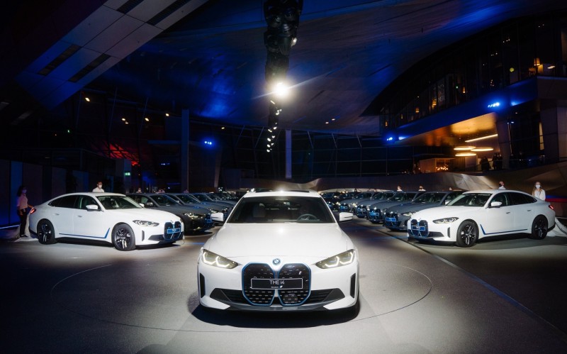 Ποιες καθυστερήσεις; Η BMW παραδίδει τα νέα ηλεκτρικά της τρεις μήνες νωρίτερα