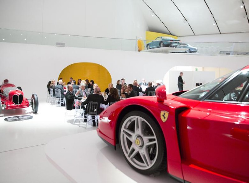 Παίρνουν κεφάλια στη Ferrari