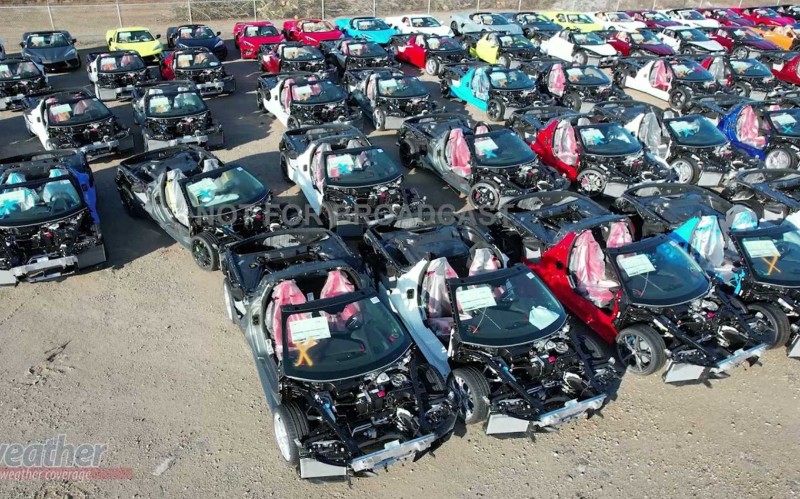 Πάνω από 100 Corvette καταστράφηκαν από ανεμοστρόβιλο (drone video)