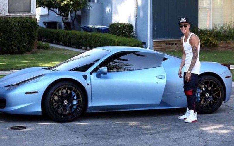 Ο Justin Bieber «τρώει πόρτα» από τη Ferrari;