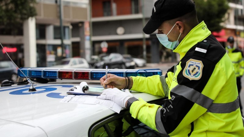 Τέλος τα ροζ χαρτάκια – Οι κλήσεις της Τροχαίας γίνονται ηλεκτρονικές