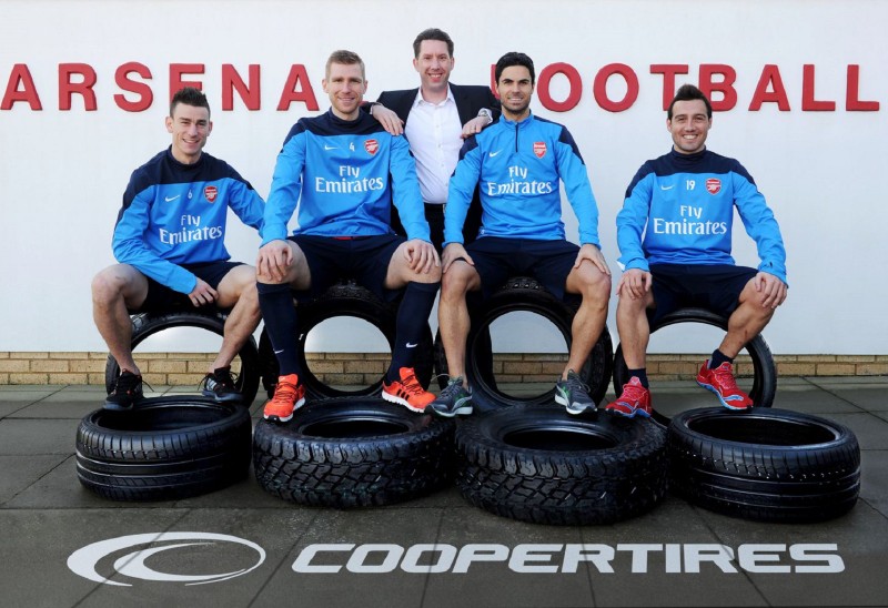 VIDEO: Τα αστέρια της Arsenal προπονούνται με Cooper