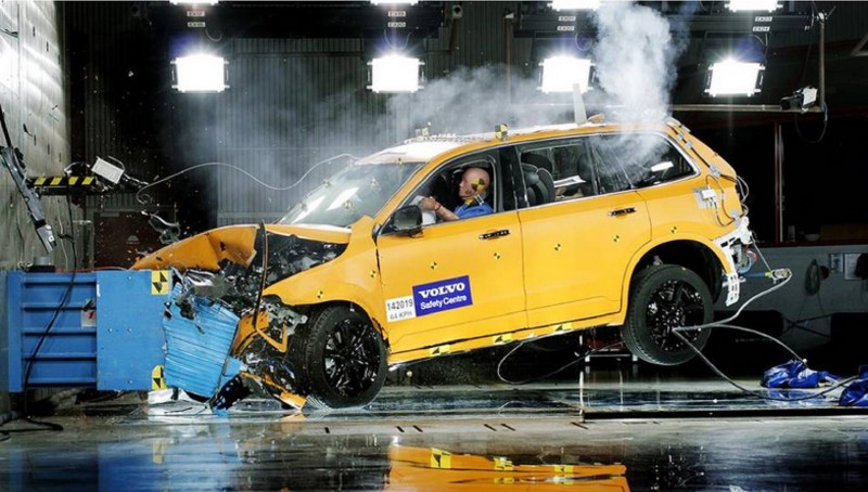 VIDEO: Η τούμπα του Volvo XC90