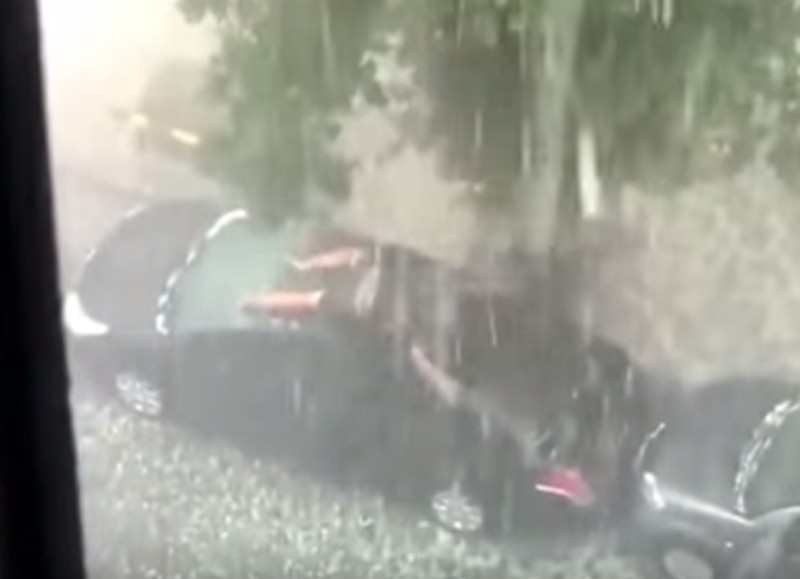 Είναι τρελός ο άνθρωπος; (VIDEO)