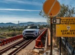 Ισθμός, ράγες τραίνου και νέο Evoque: ένας εντυπωσιακός συνδυασμός!