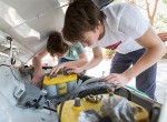 Μαθητές μετέτρεψαν ένα Seat 600 σε ηλεκτρικό (video)