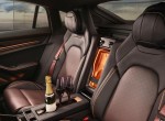Σε ποιο μοντέλο της Porsche απολαμβάνεις σαμπάνια στο πίσω κάθισμα;