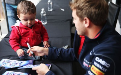 Επίσημα μέχρι το τέλος του 2015 ο Vettel στην Red Bull Racing