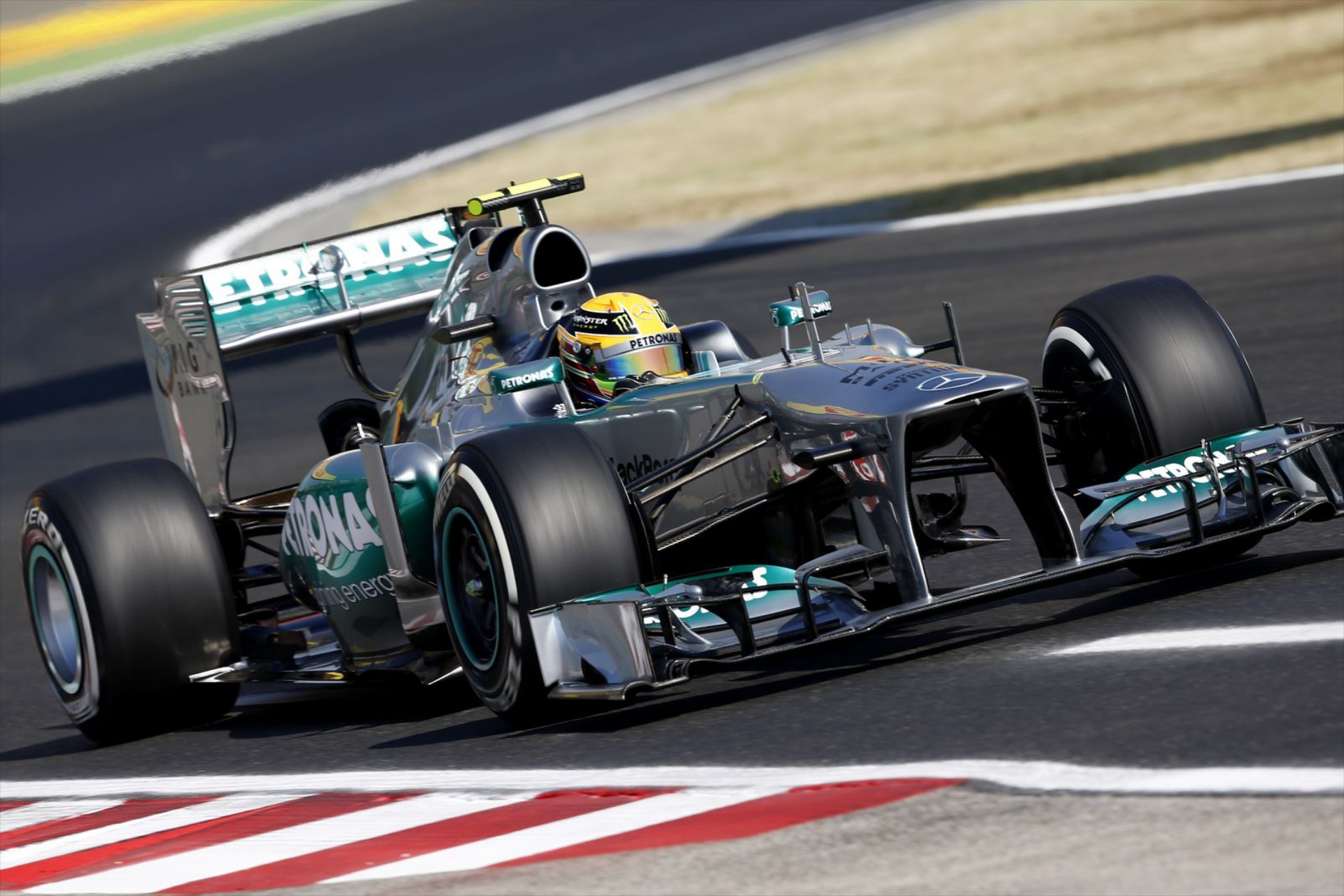 Στην Pole o Hamilton