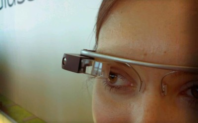 Επικίνδυνα τα γυαλιά Google στην οδήγηση