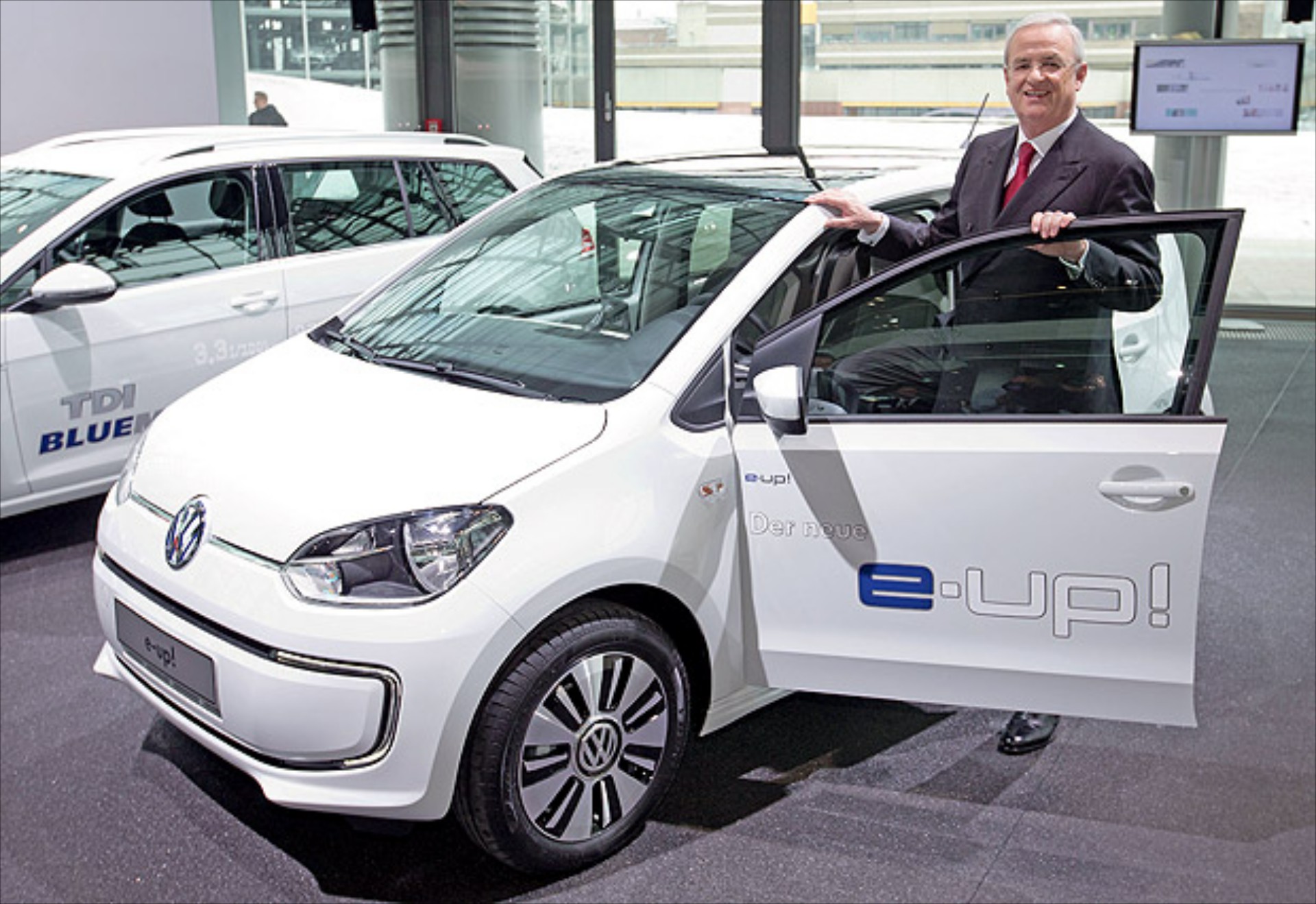 Γερμανία: Στόχος το ένα εκατομμύρια ηλεκτρικά

