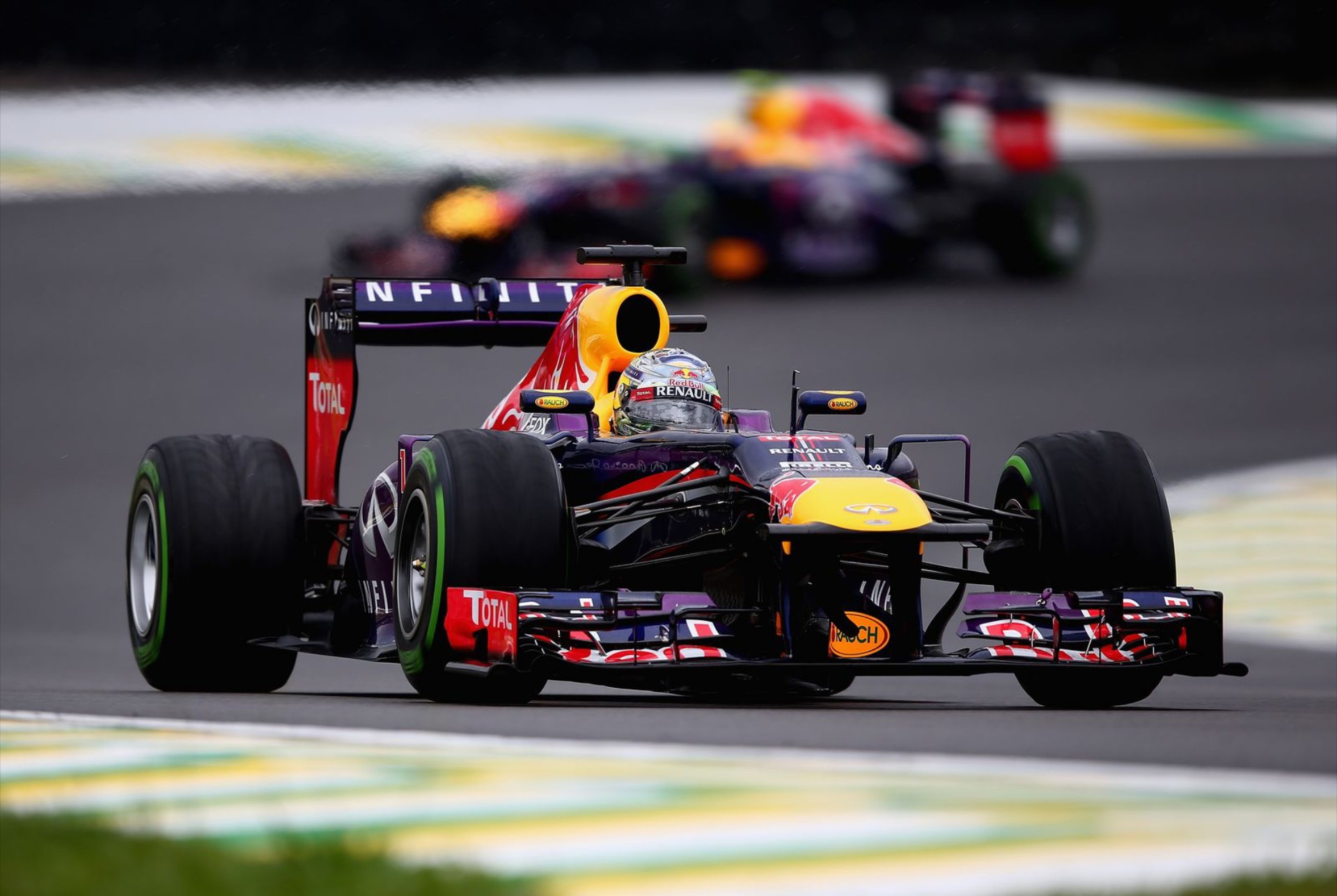 Έπεσε η αυλαία της F1 με νικητή τον Vettel