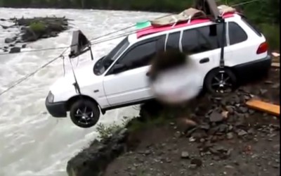 VIDEO: Γκρεμισμένη γέφυρα; No Problem!