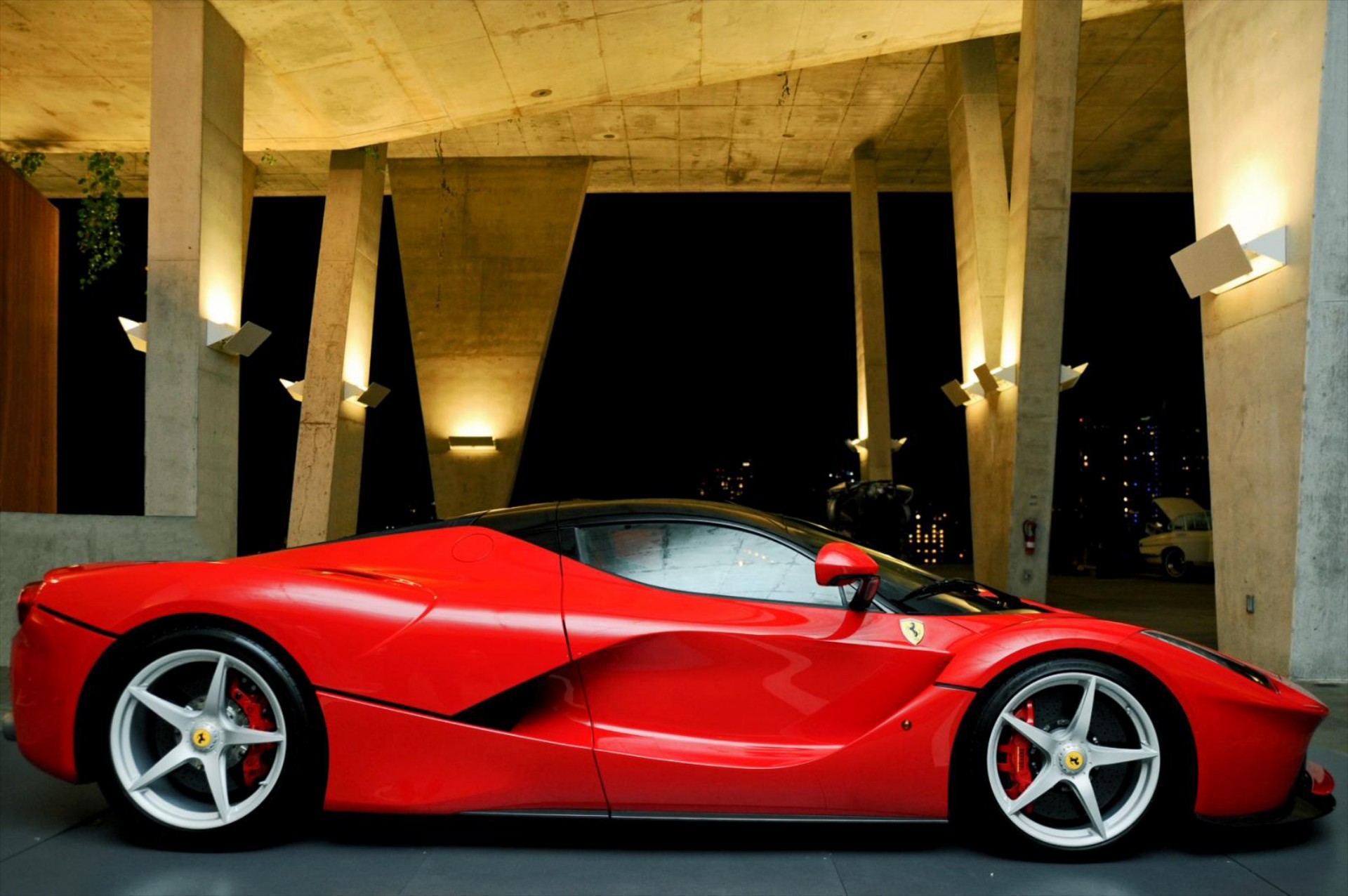 Μία LaFerrari έπαθλο στον πρωταθλητή