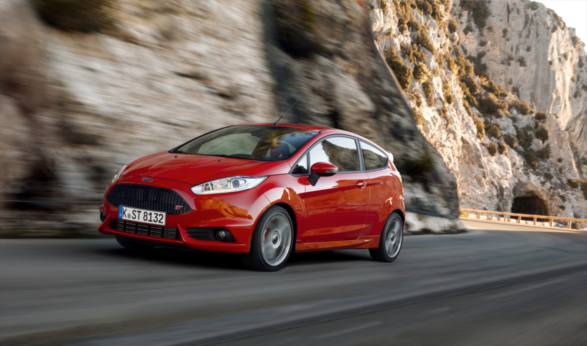 Έρχεται καυτό Ford Fiesta RS