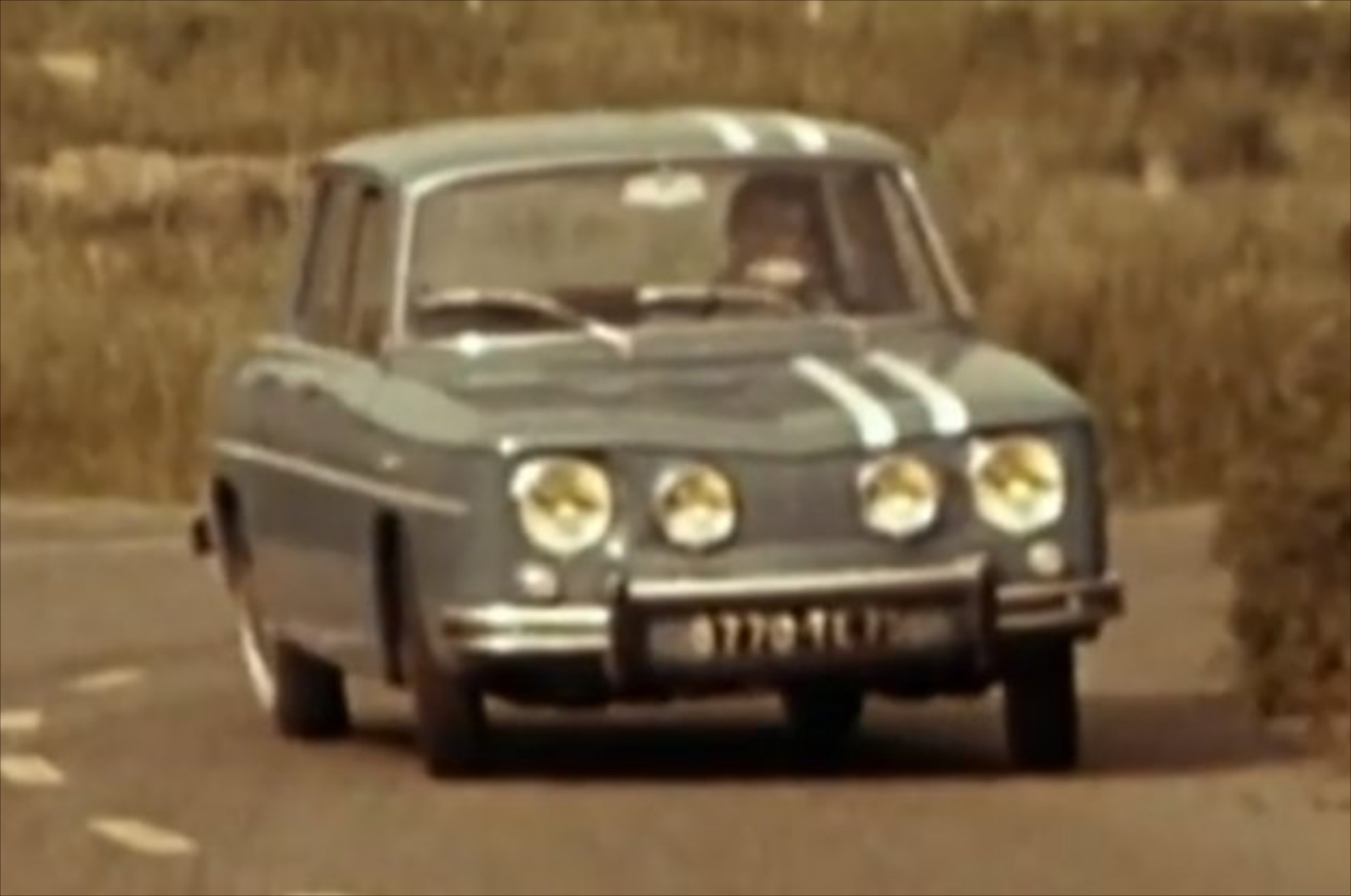 Η τέχνη της πλαγιολίσθησης με Renault 8 Gordini (VIDEO)