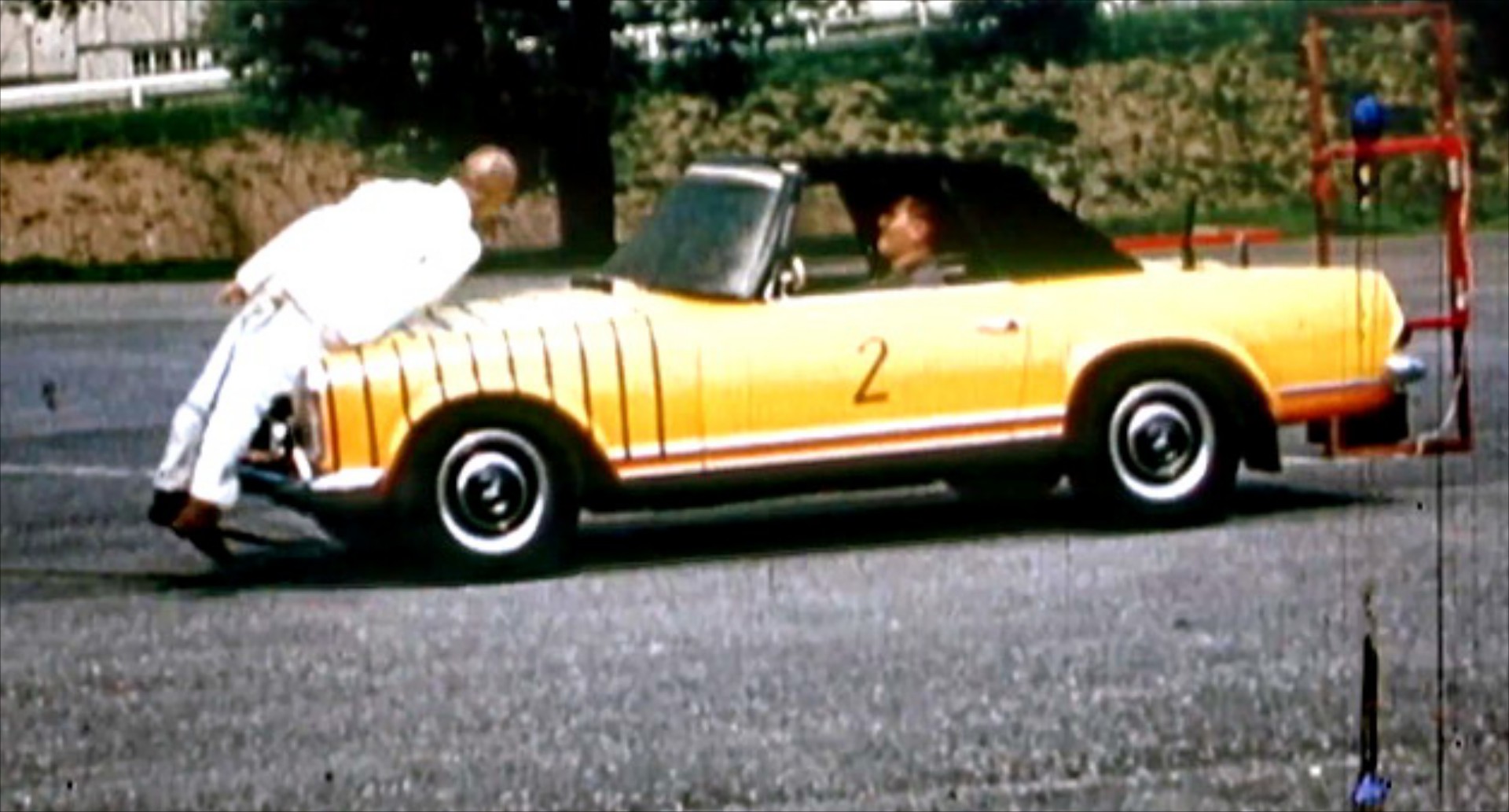 Ασφάλεια Mercedes-Benz by Béla Barényi (VIDEO)