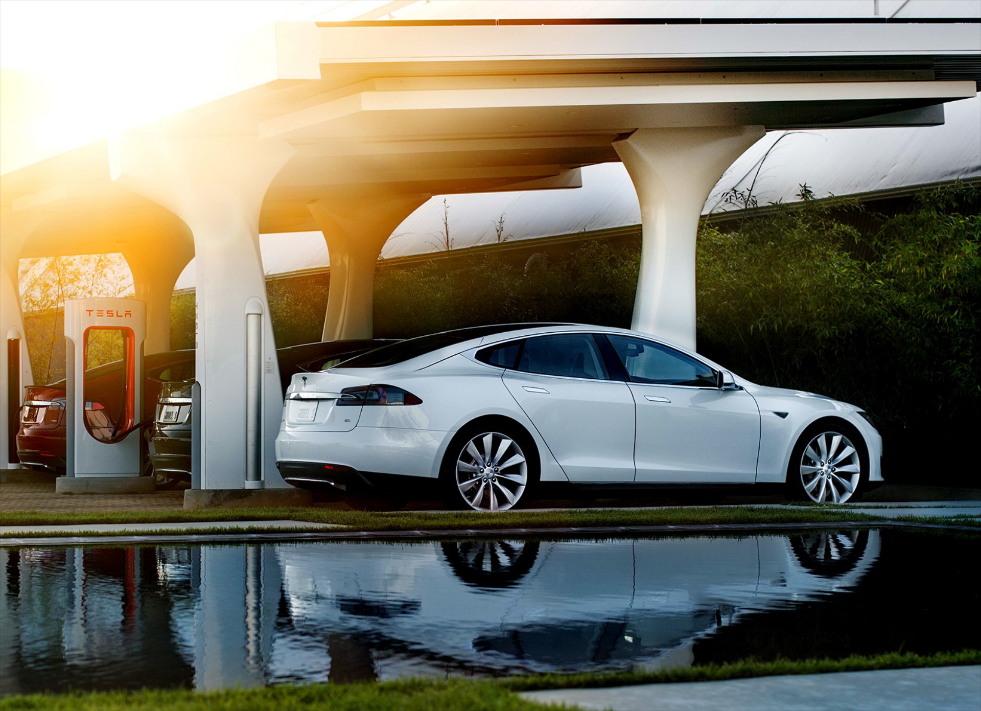 Panasonic: επένδυση 1 δις δολάρια με την Tesla?