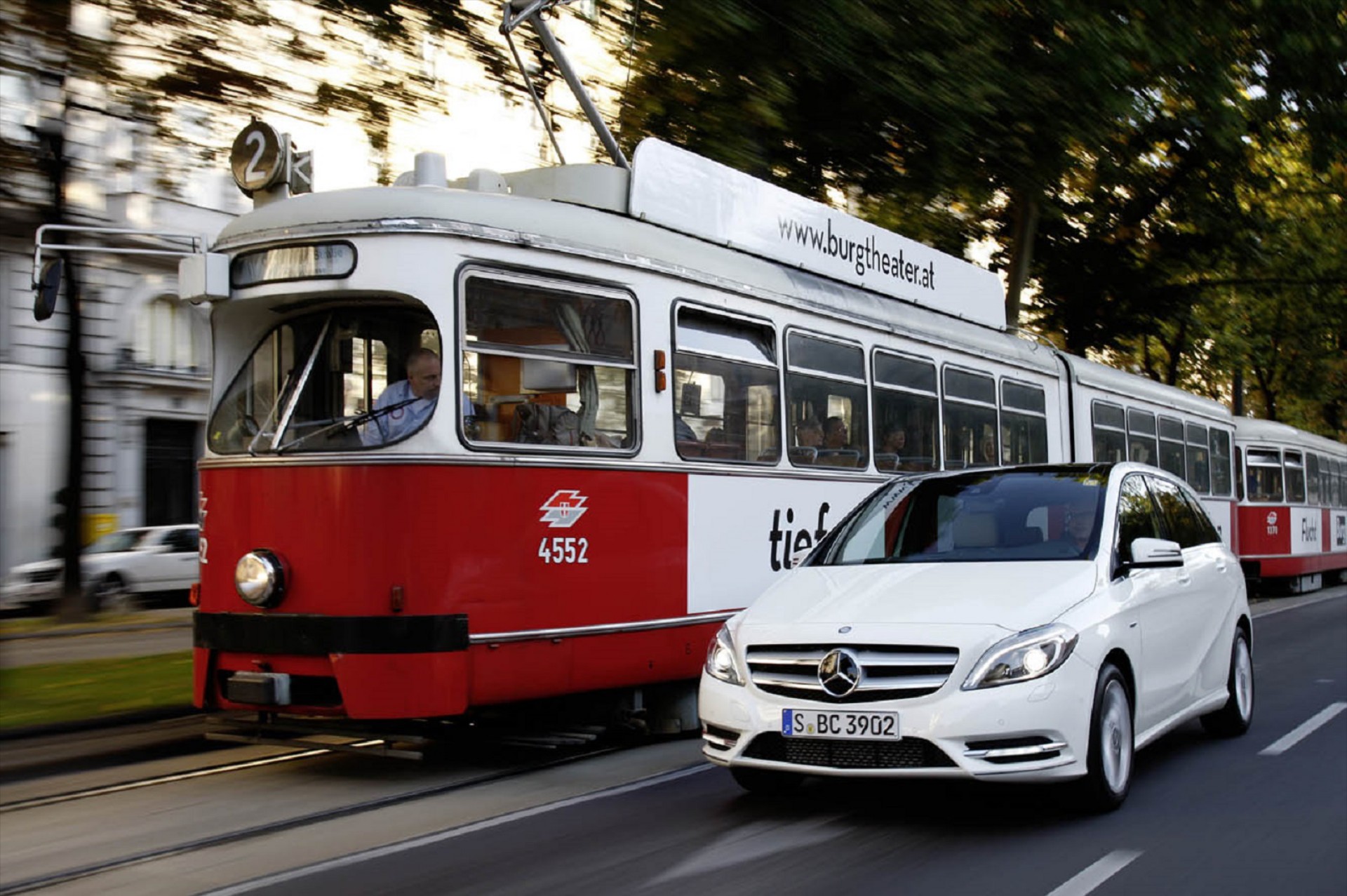 «Πράσινος» μέσος όρος εκπομπών CO2 της Mercedes