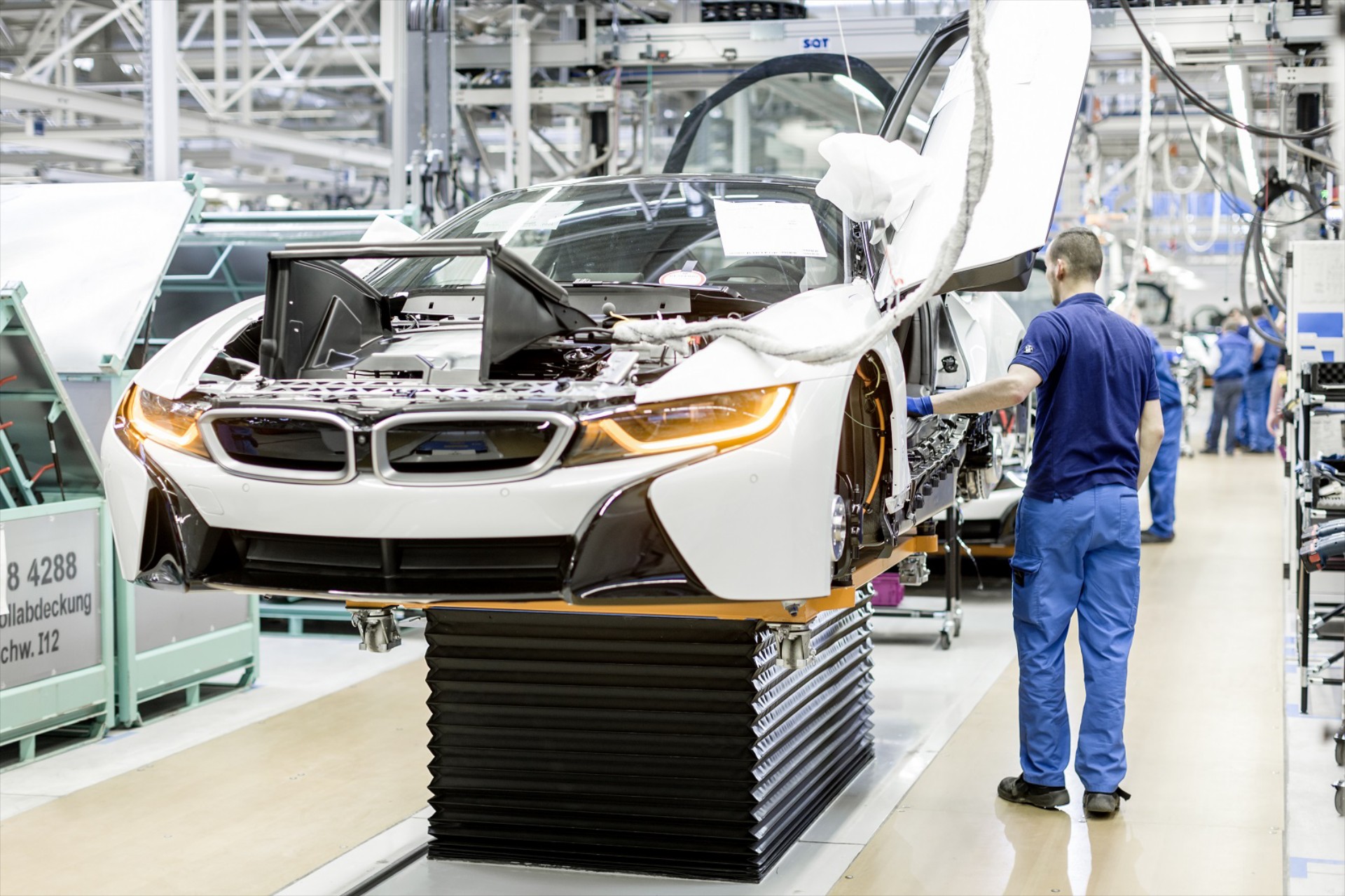 Η προηγμένη παραγωγή του BMW i8 
