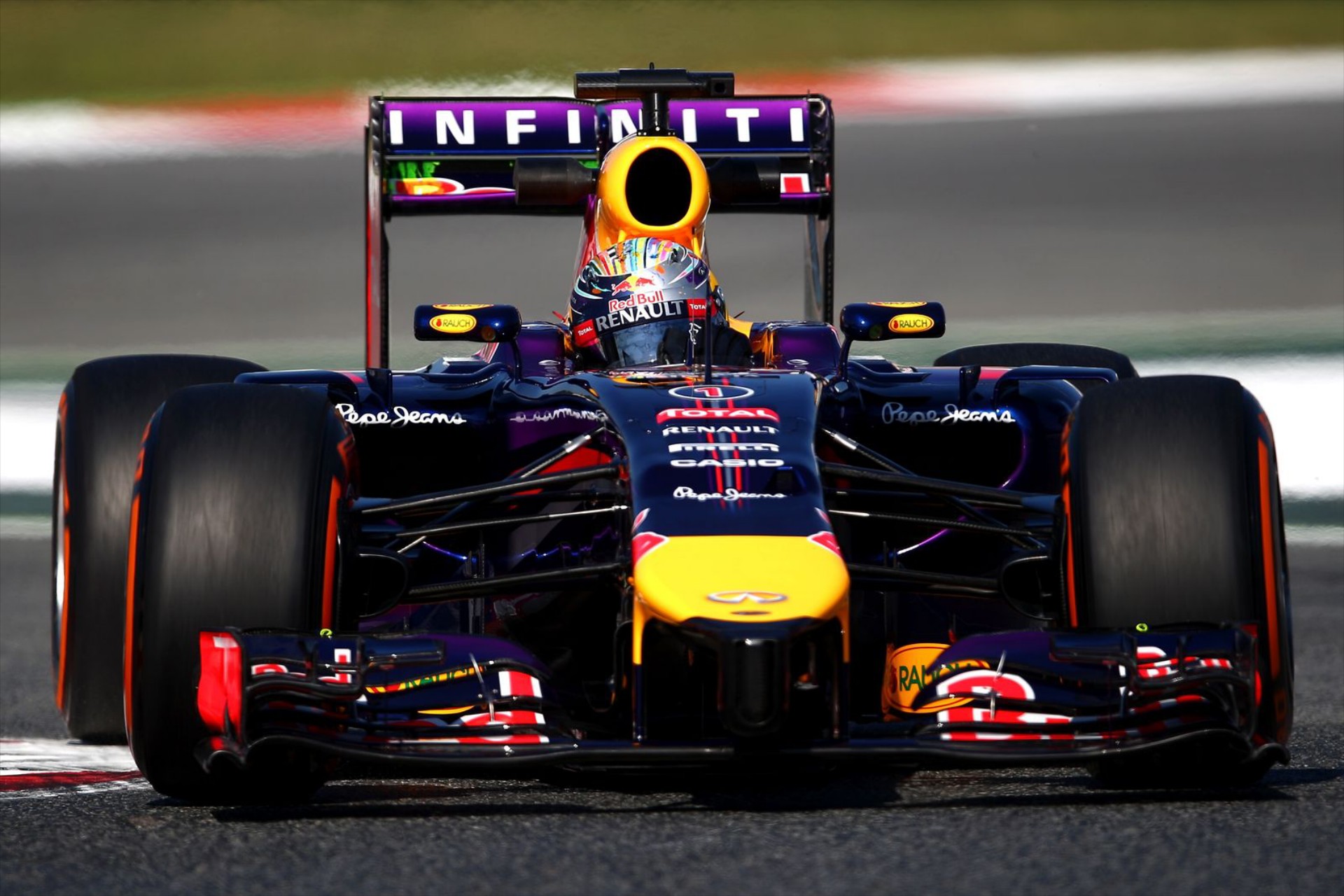 Η RBR προειδοποιεί την Mercedes