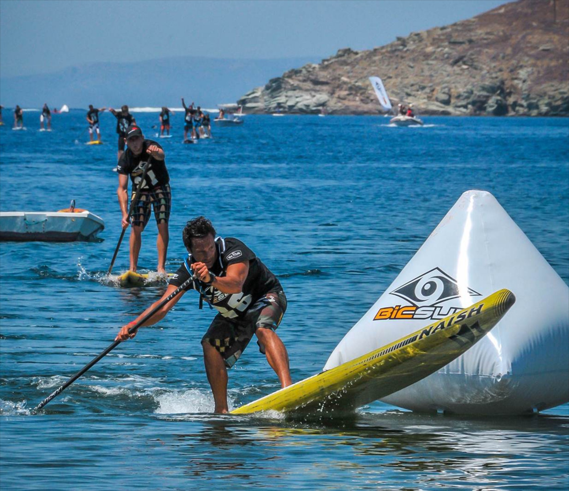 Η Volkswagen υποστηρίζει τον πρωταθλητή SUP surfing

