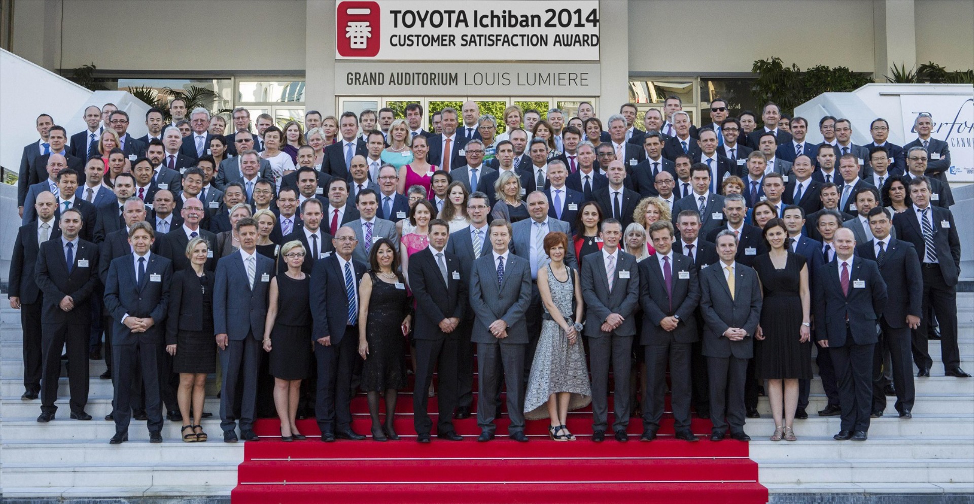 Toyota: Βραβεία για τους εξουσιοδοτημένους εμπόρους