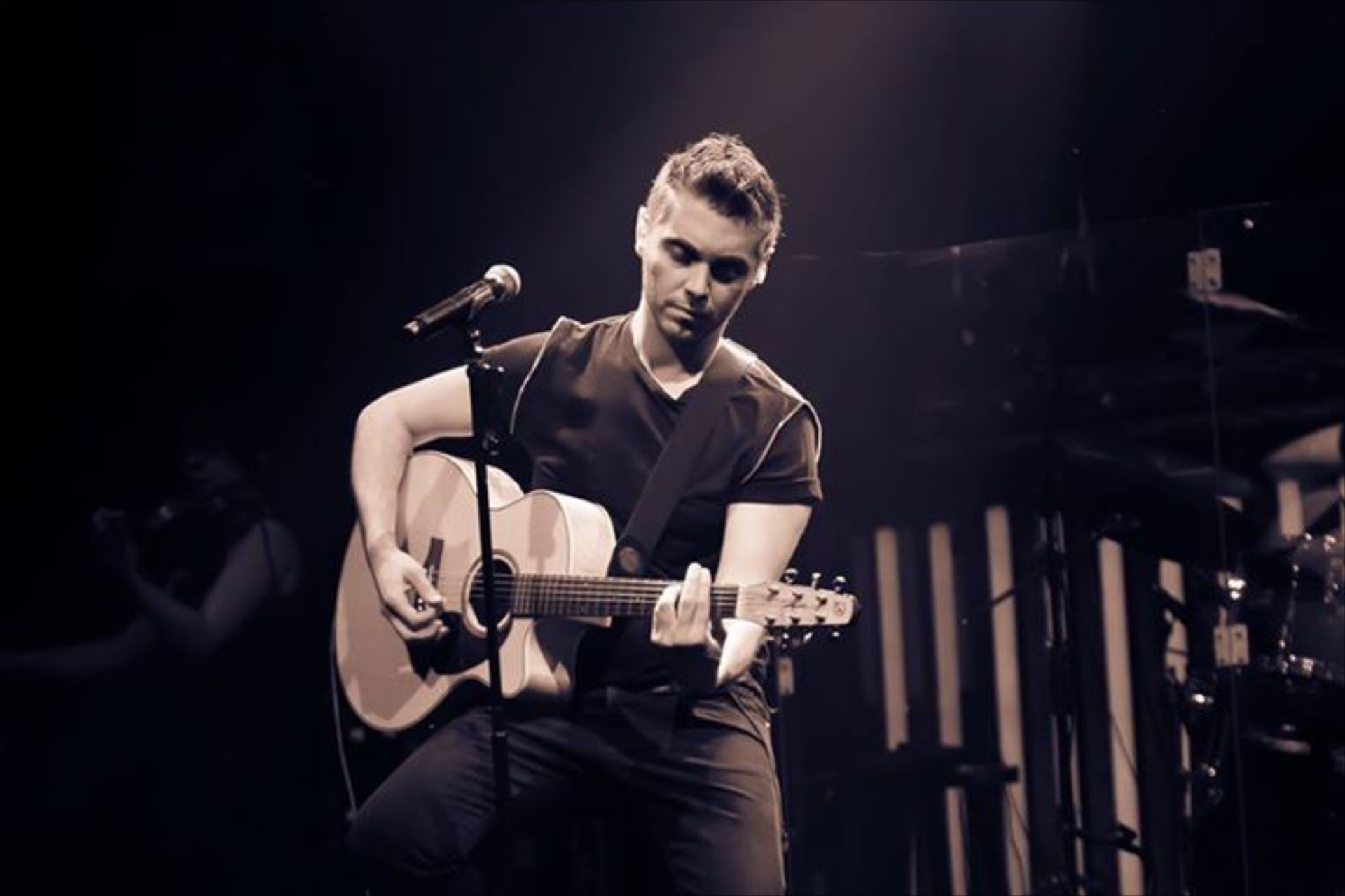 Χειροπέδες στον Μ. Χατζηγιάννη για την Ferrari του