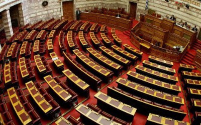 Απόσυρση 2015: Της …τροπολογίας το κάγκελο