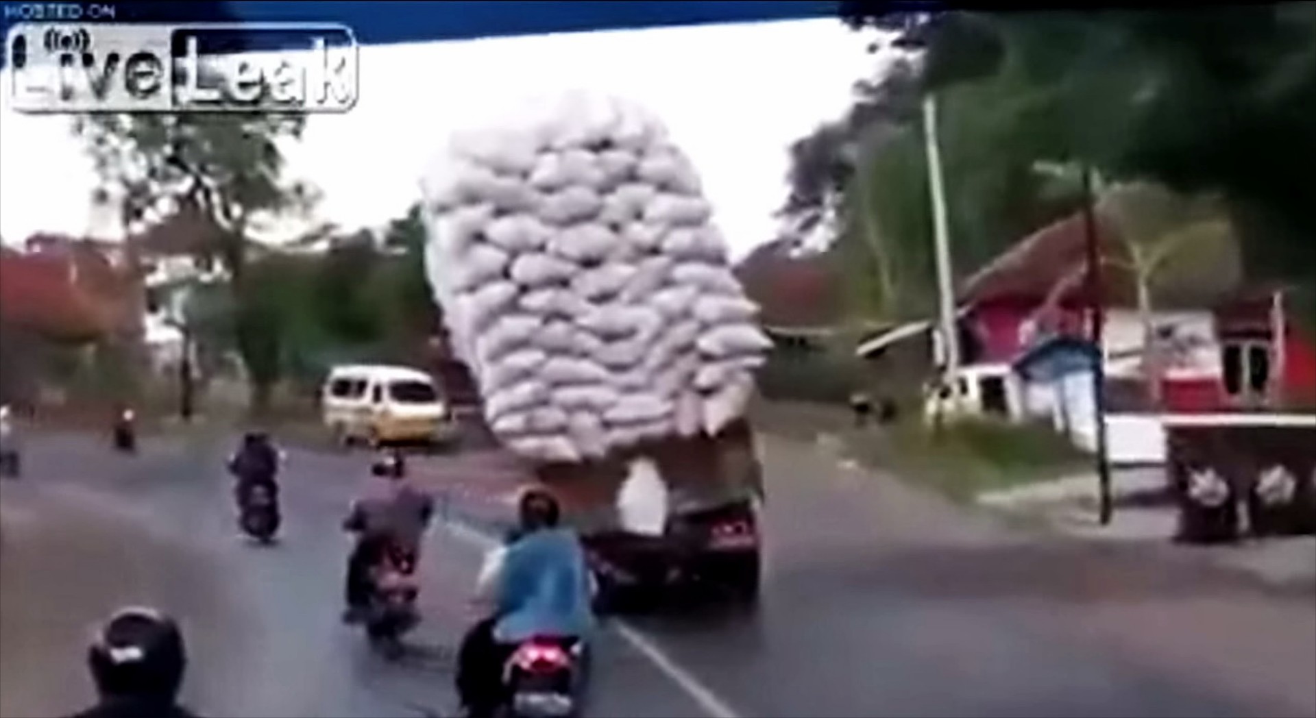 Εκτελούνται μεταφορές & τούμπες (VIDEO)