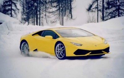 Μια Lamborghini Huracan «παίζει» με το χιόνι (VIDEO)