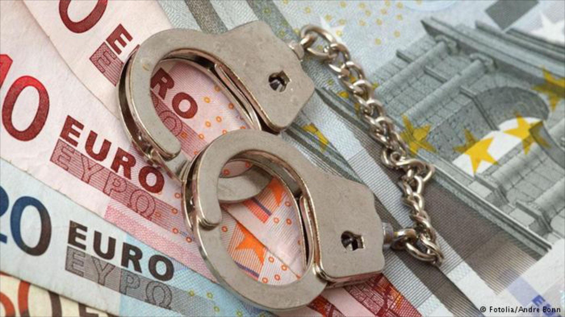 Φυλάκιση έως και 6 χρόνια σε 85 άτομα για πλαστά διπλώματα